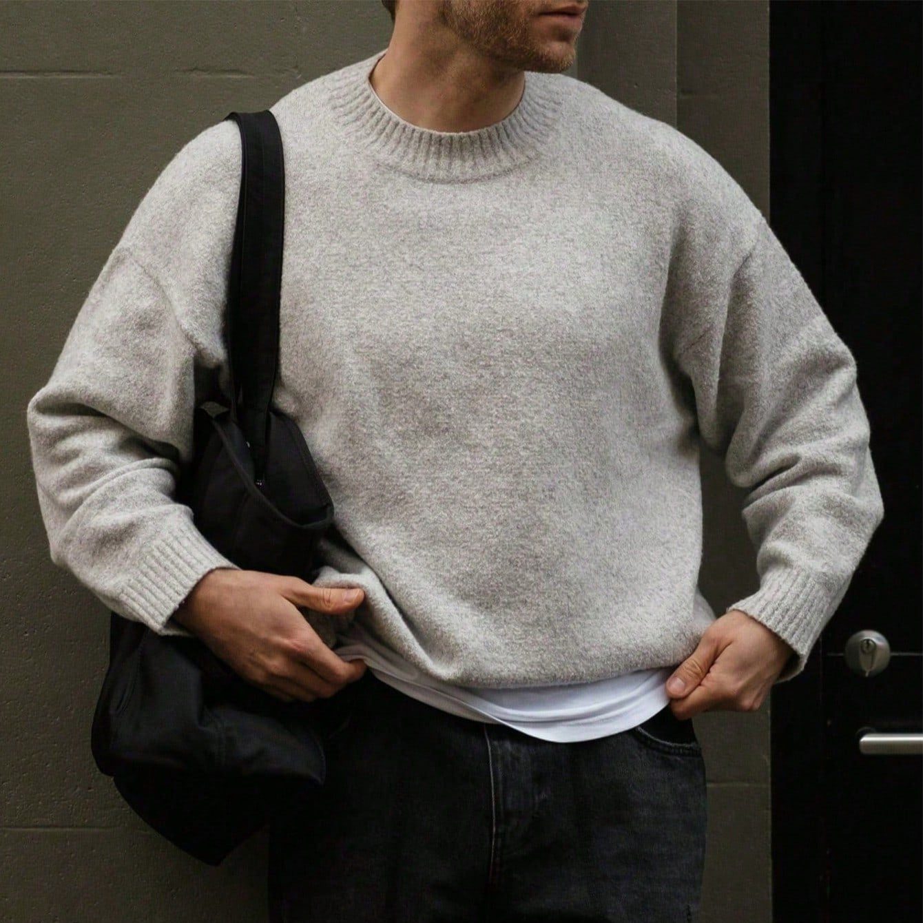 Low-turtleneck knit sweater